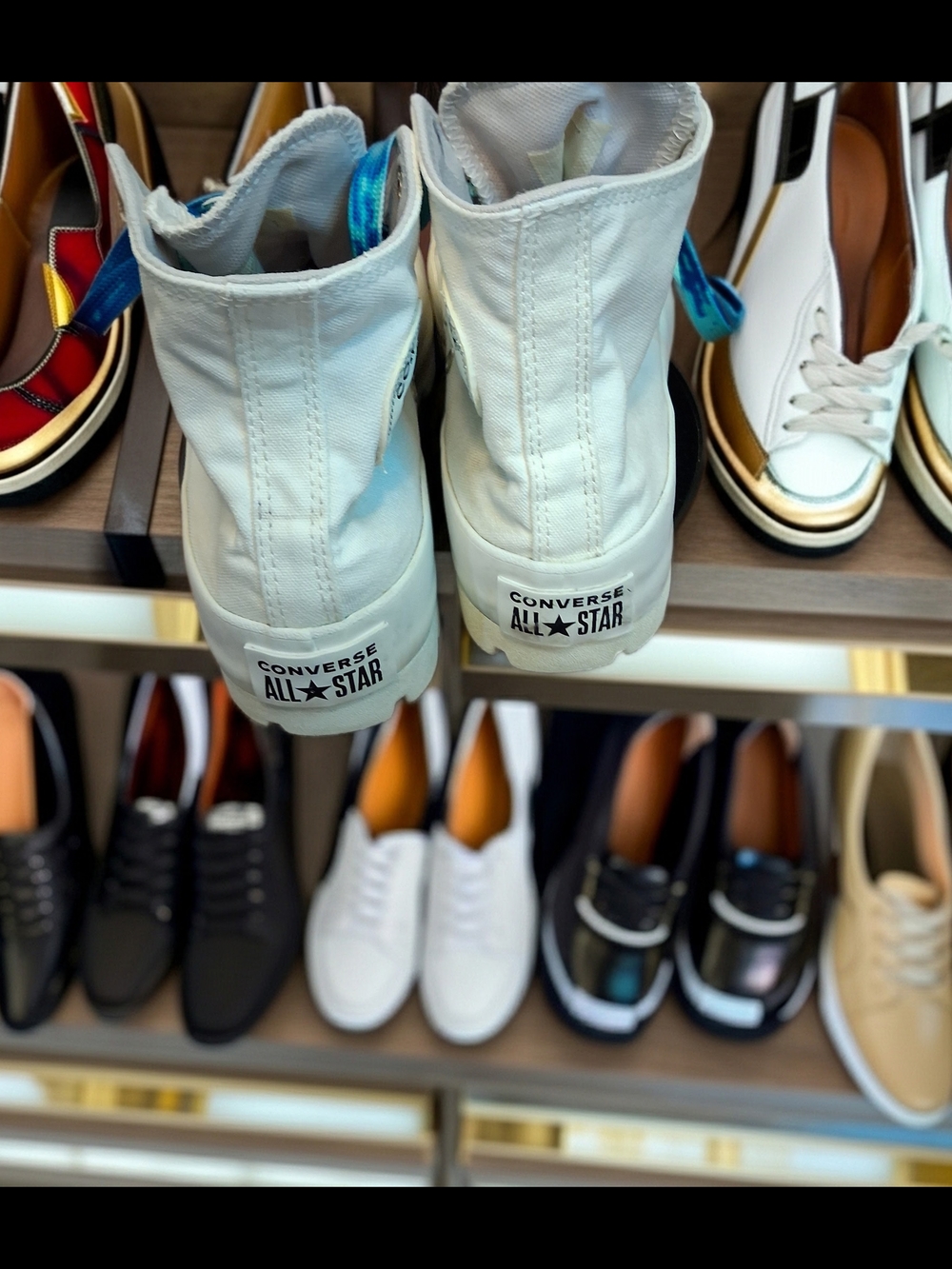 Converse Off White High-Top Sneakers with Blue Gradient Laces Women Size 7.5*** - Picture 4 of 8